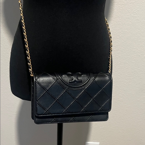 Tory Burch Handbags - Tory Burch Fleming Quilted Leather Wallet on Chain Crossbody